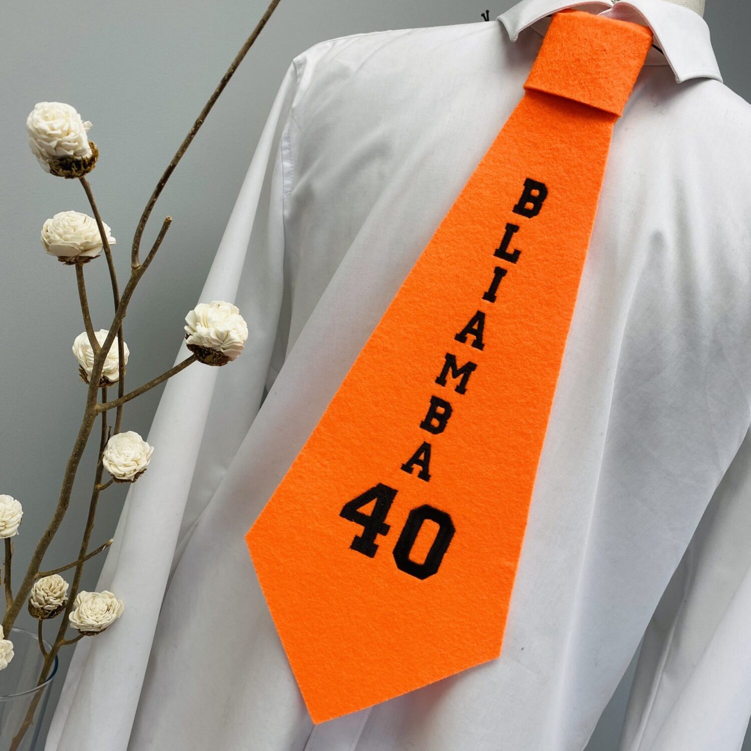 Šventiškas veltinio kaklaraištis "Gimtadienis"