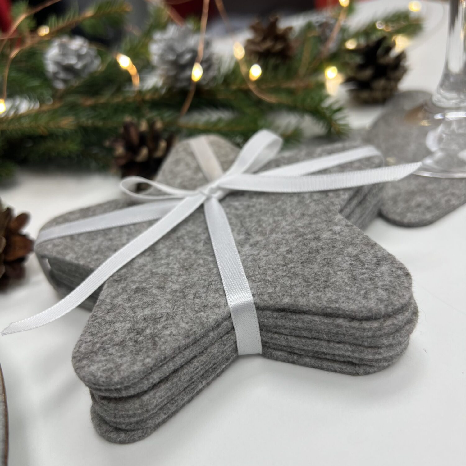 Žvaigždutė iš veltinio stalo dekoravimui