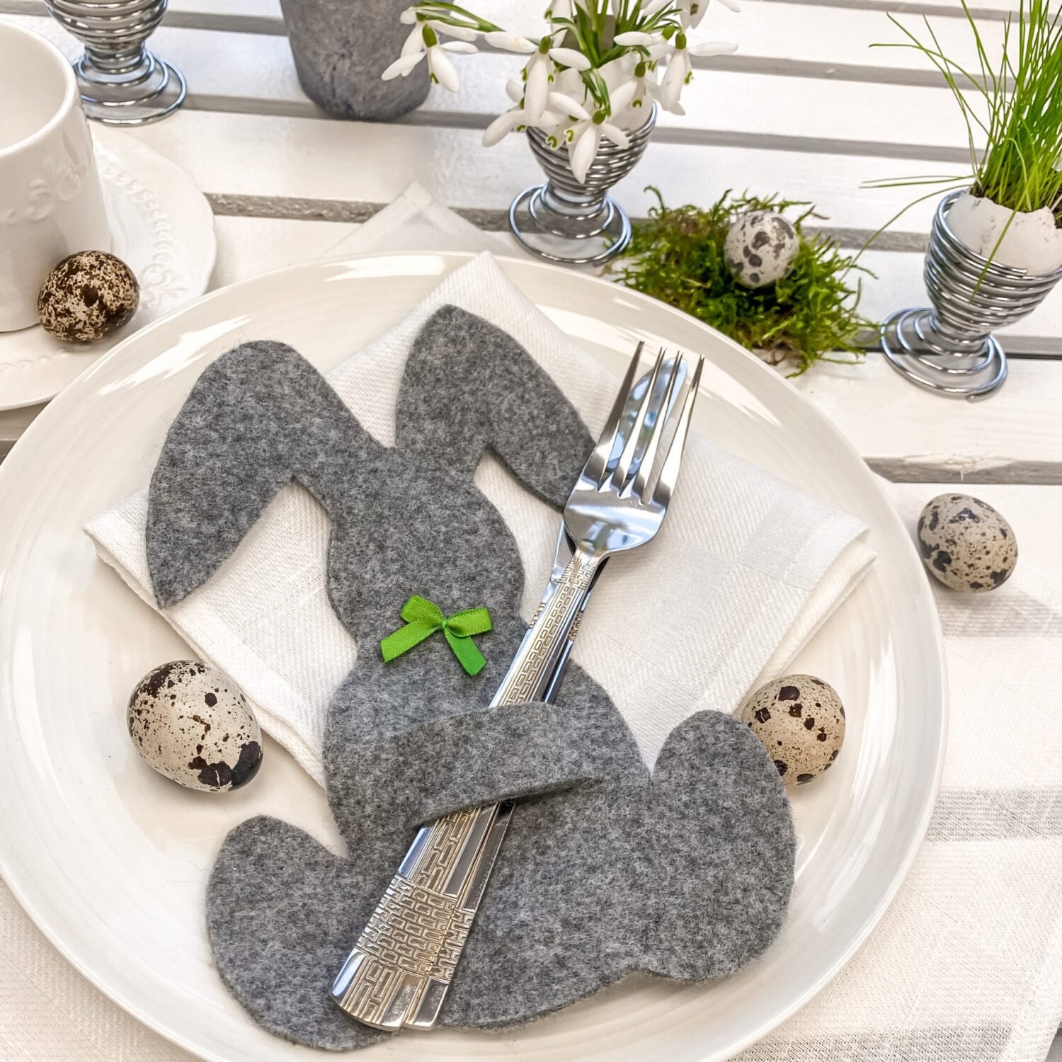 Velykų zuikis įrankiams