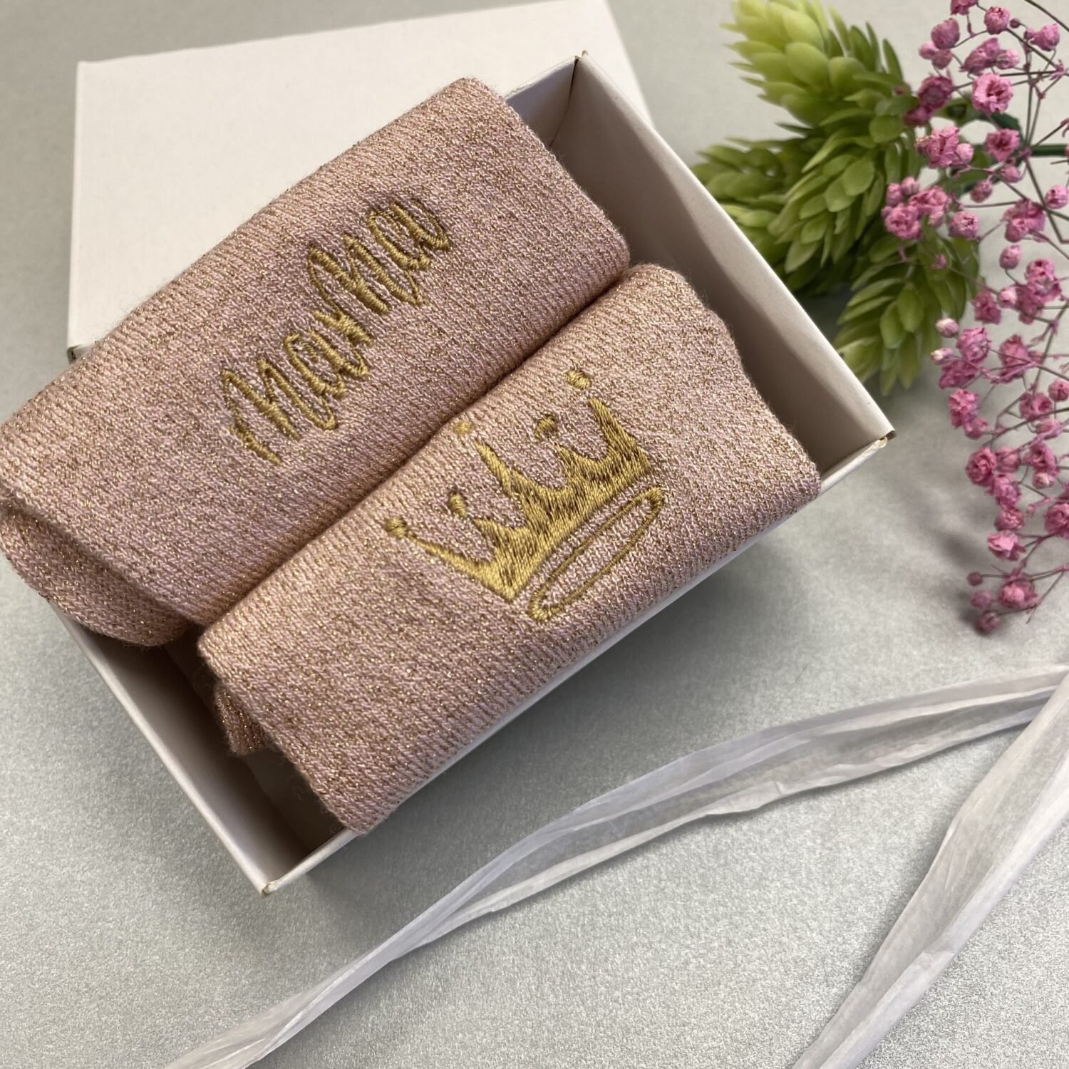 Išsiuvinėtos kojinės "MAMA"