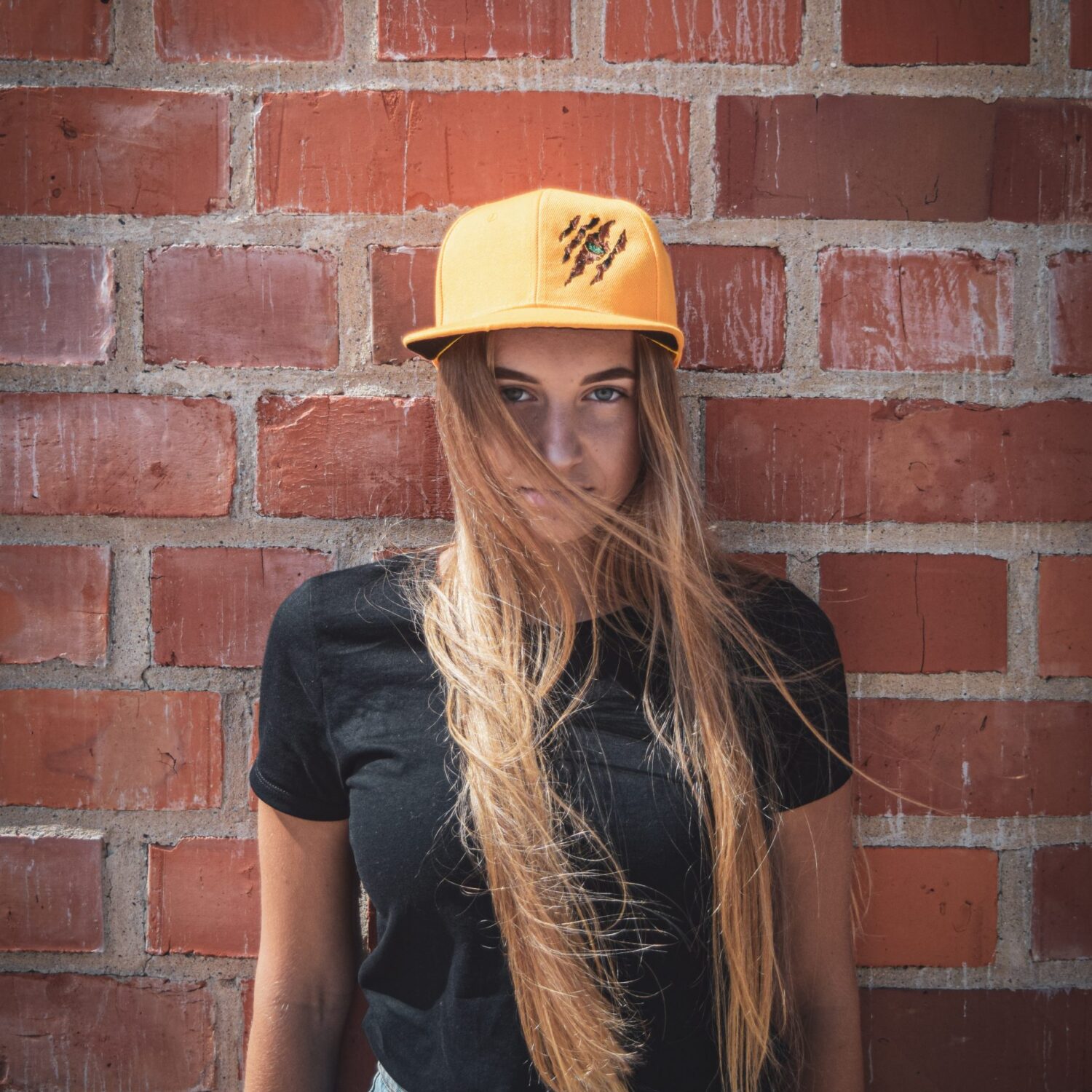 Snapback modelio kepurės