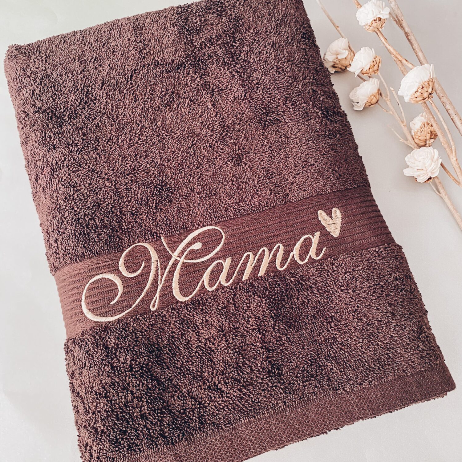 Išsiuvinėtas rankšluostis "Mama"