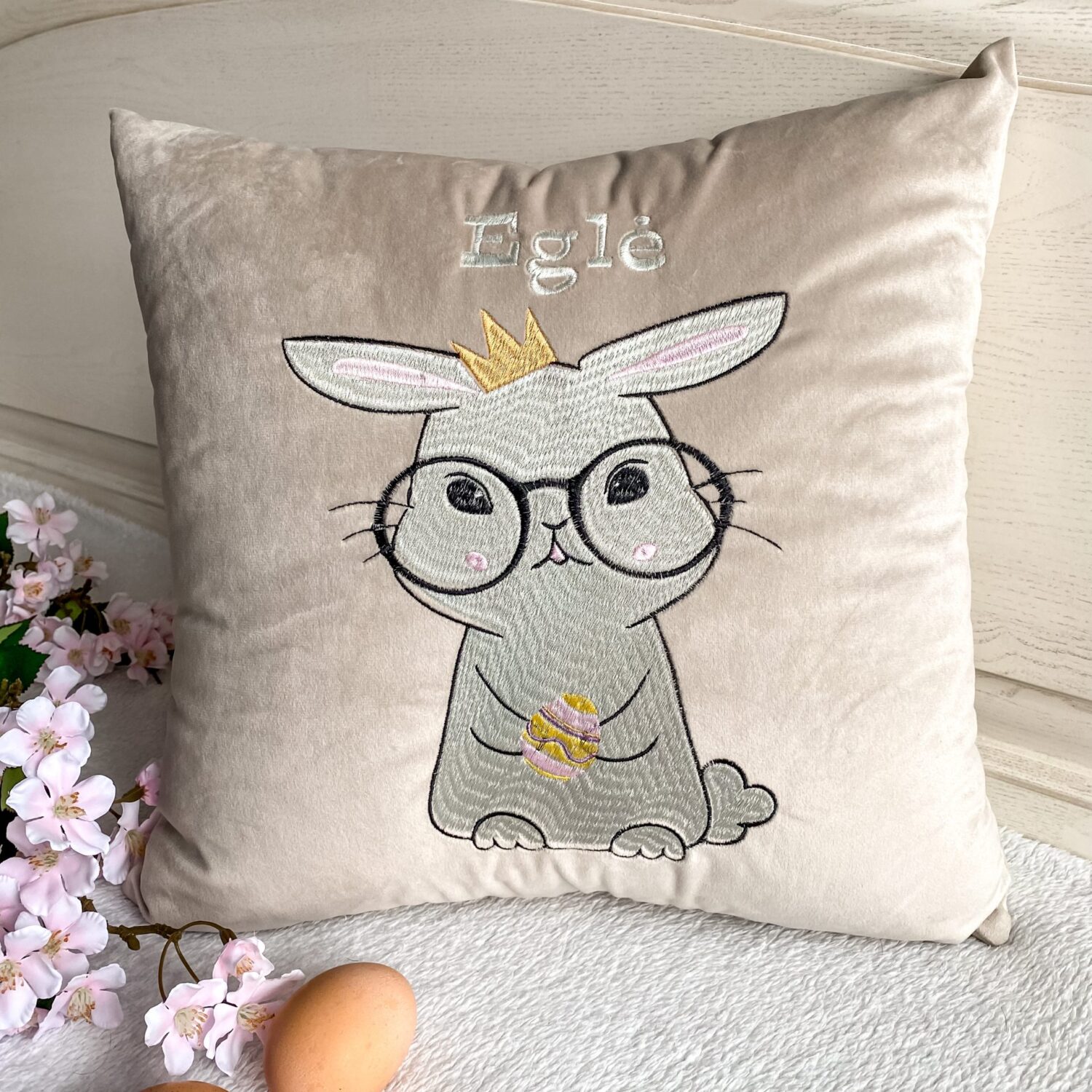 Dekoratyvinė pagalvėlė "Zuikis"