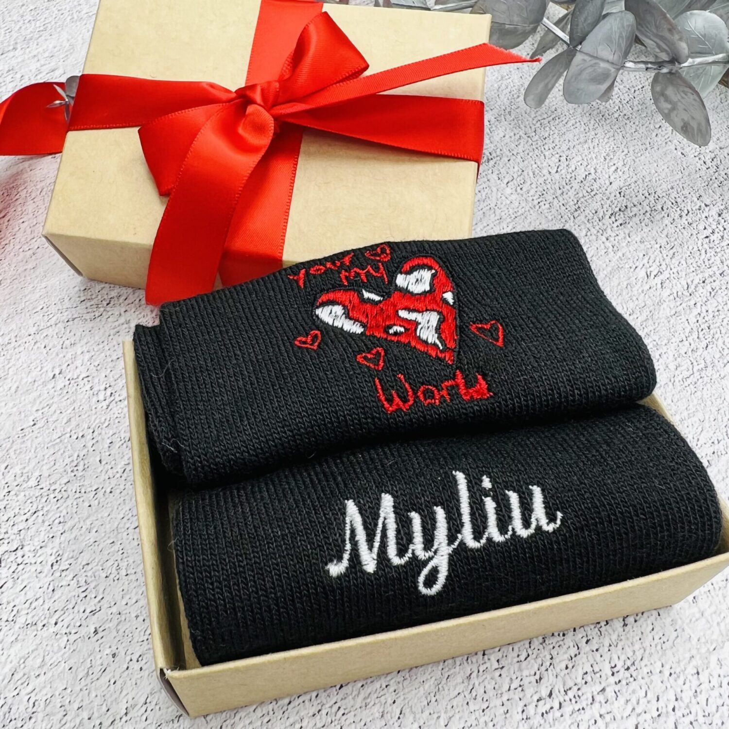 Išsiuvinėtos kojinės "Myliu"