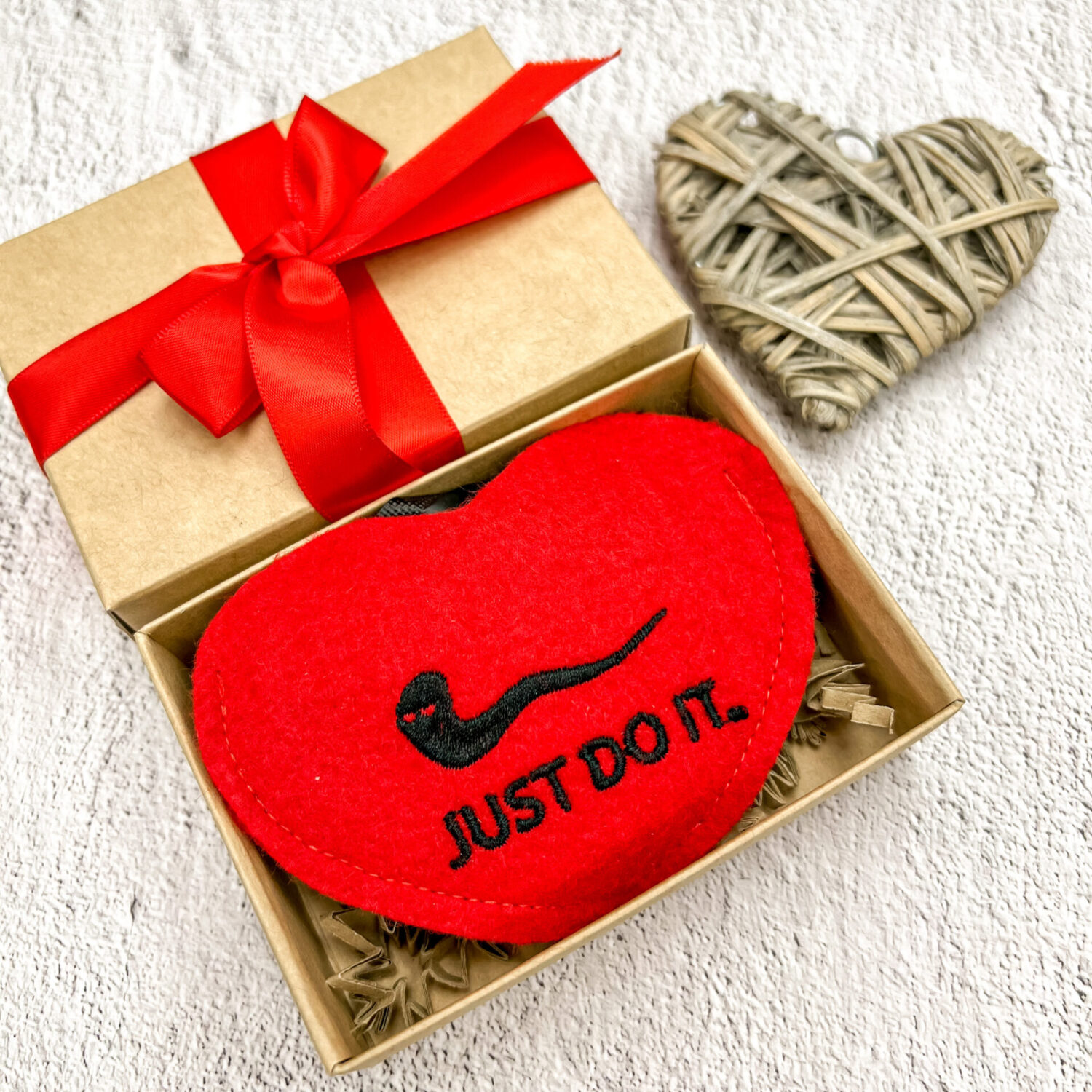 Dovanėlė staigmenėlė JUST DO IT.